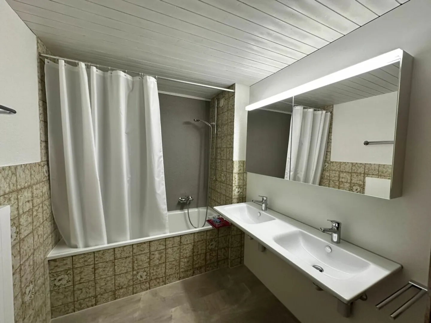 Charmante Wohnung in Räfis - Foto 6 von 8