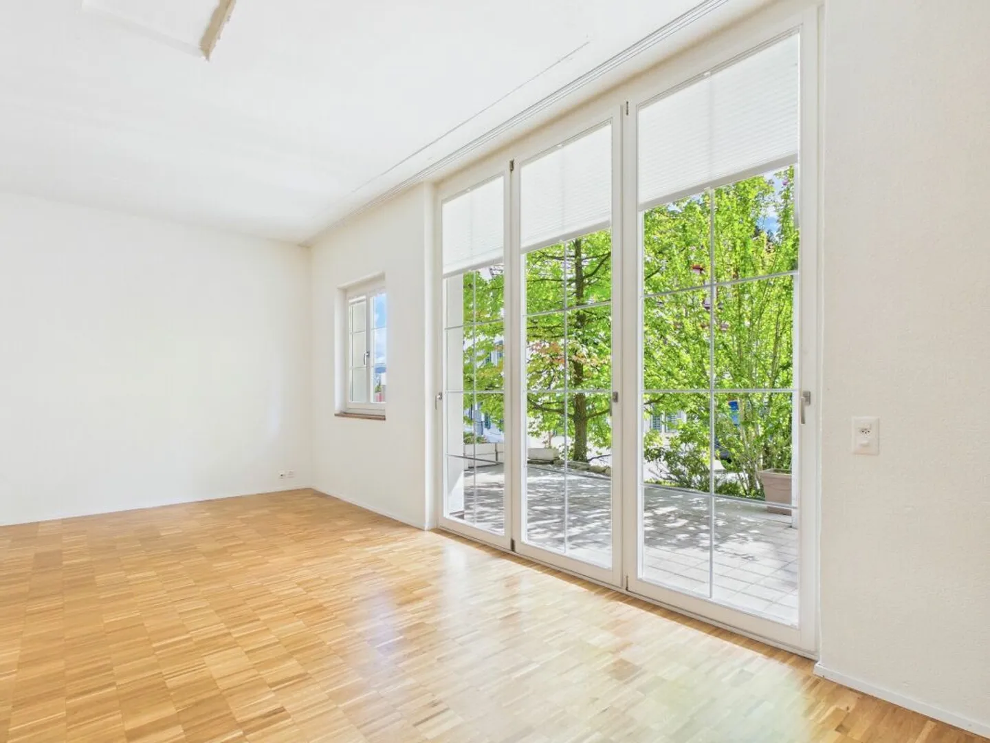 Vaste logement avec caractère de loft et terrasse à Thalwil - Photo 3 sur 13