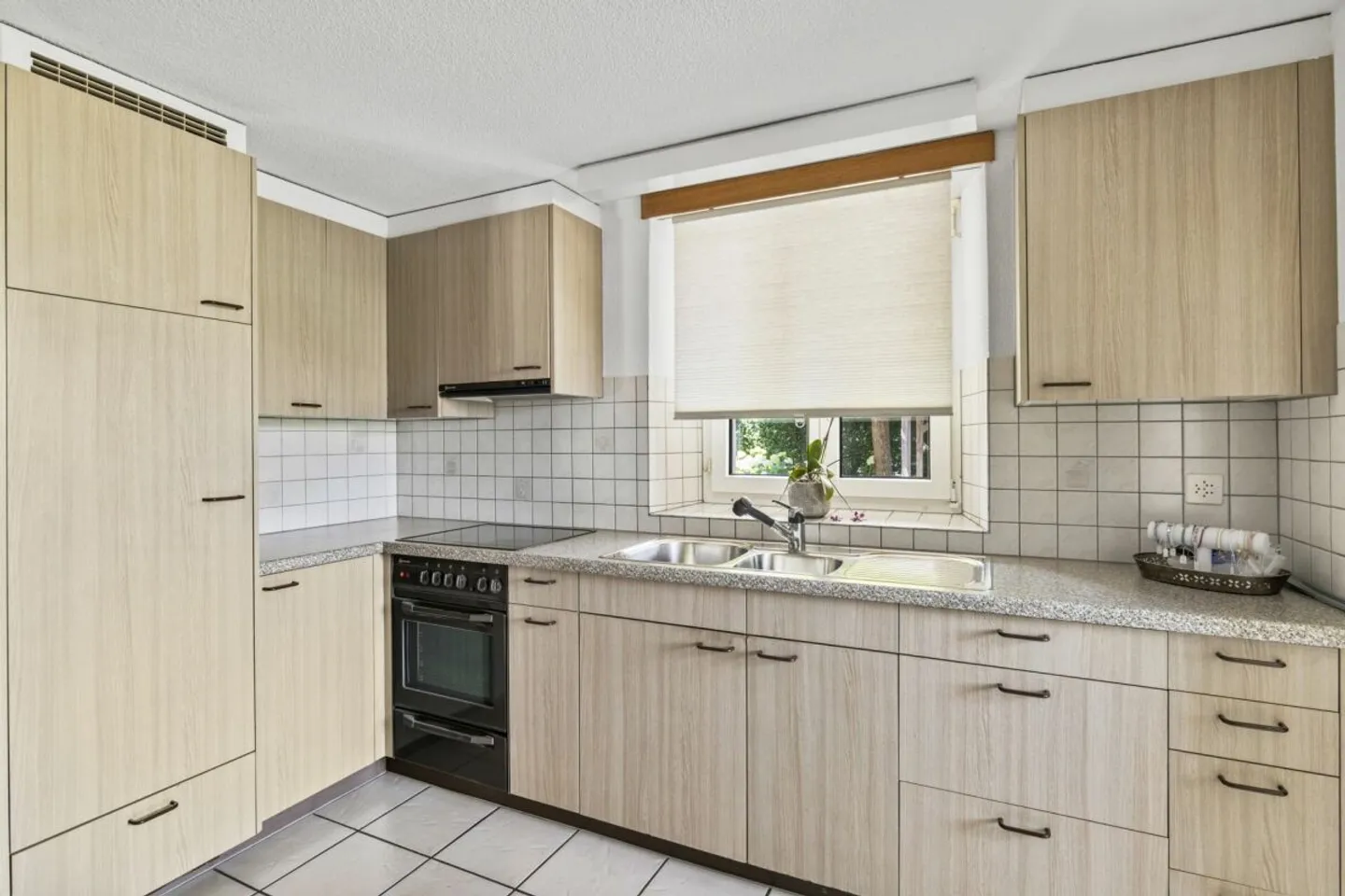 8.5-room detached house with 2.5-room granny flat, large garage and storage areas - Photo 13 of 13