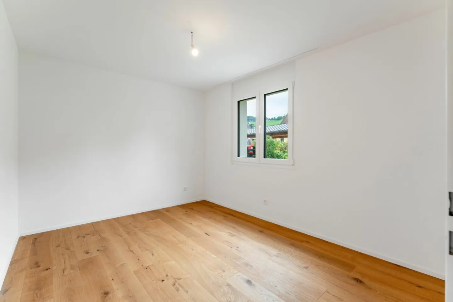 Riduzione di prezzo -50'000.- / Nuova costruzione moderna con stile - Appartamento al piano terra di 4,5 stanze - Foto 8 di 13