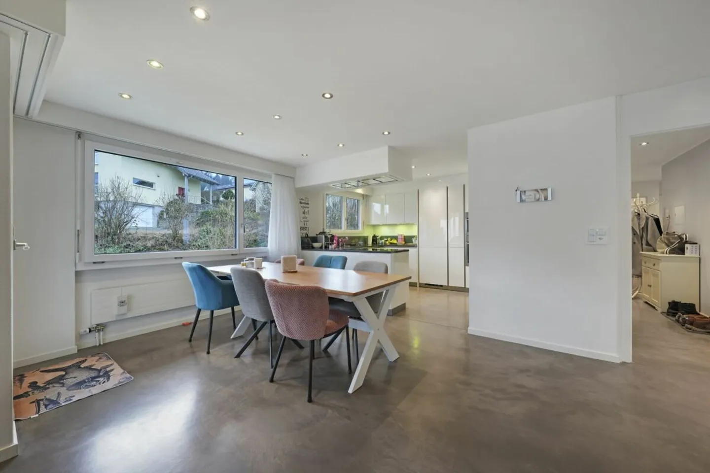 Exclusive Living Comfort: 5.5-Room Apartment with approx. 150 m² of Living Space - Photo 4 of 13