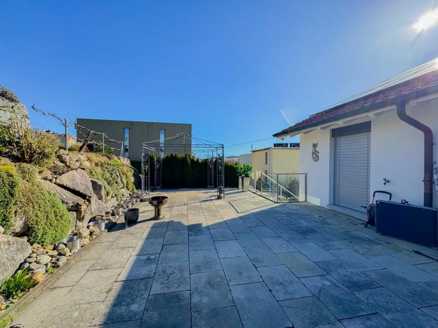 Charmantes Doppelhaus mit Garten - Foto 6 von 13