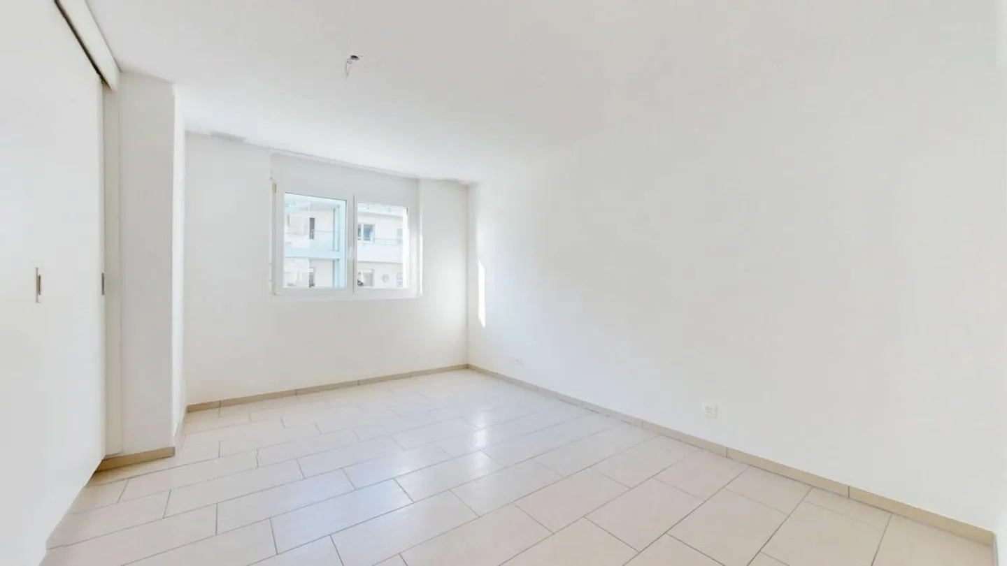Modern 4.5 Room Apartment with Terrace & Lift in Luterbach - Photo 7 of 13