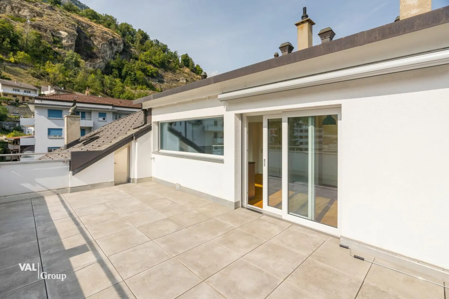 Exklusive 5.5-Zimmer-Attikawohnung mit grossem Balkon an bester Lage in Naters - Photo 11 of 13