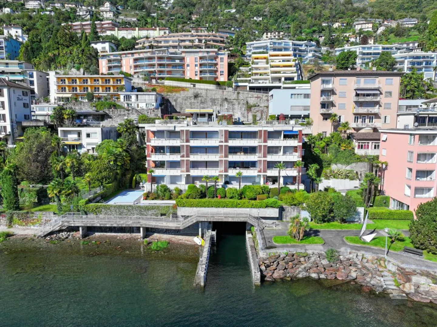 BRISSAGO - Appartamento sul lago con posto barca e motoscafo. - Foto 5 di 13