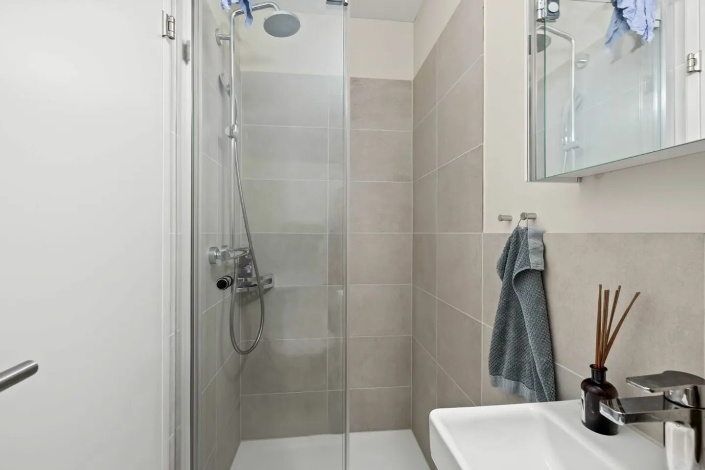 Modernes Reihen-EFH überzeugt durch idyllisches und zentrales Wohnen - optimal für Familien - Photo 9 of 13
