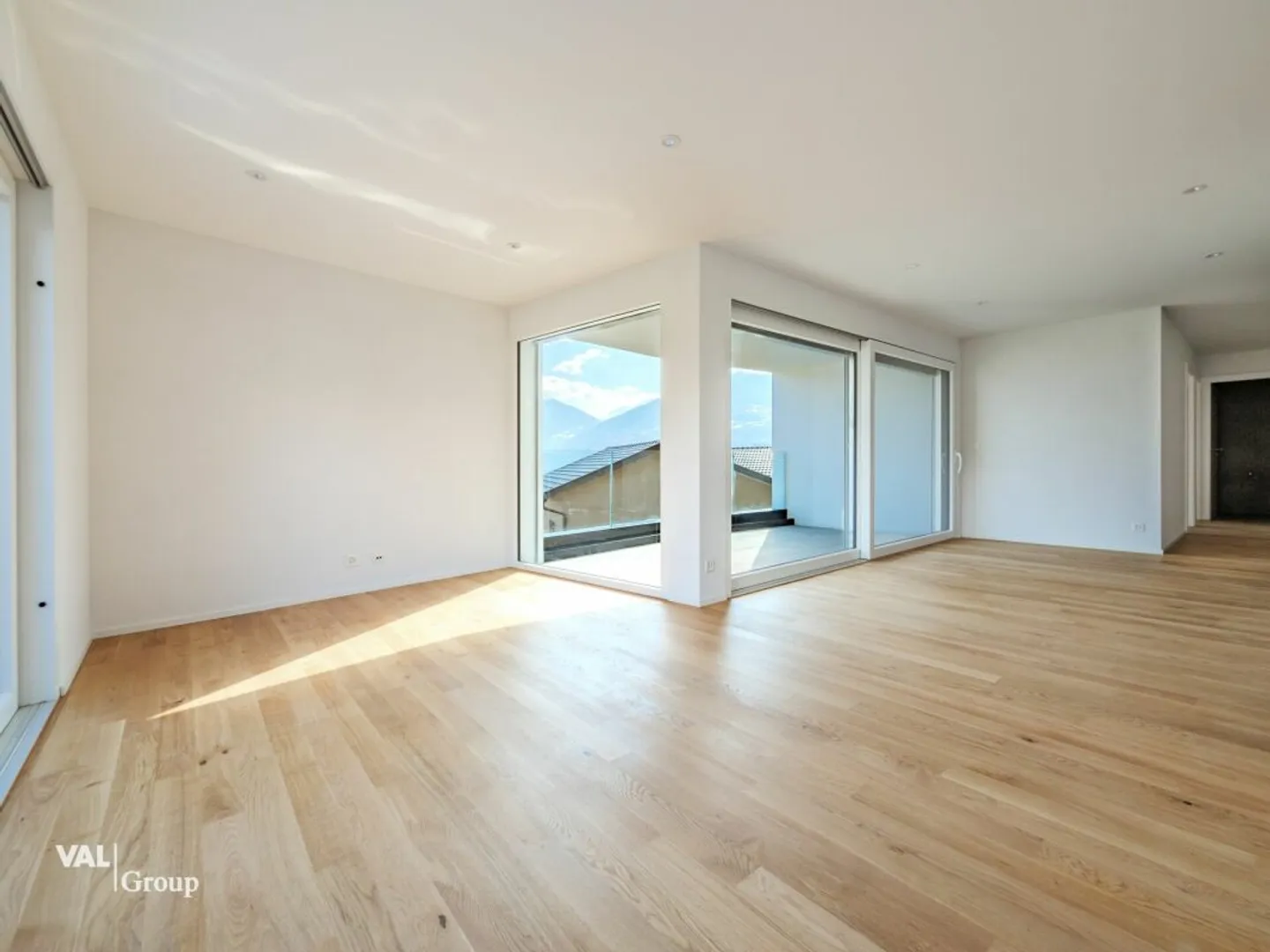 5 minutes from Sion, experience comfort in this new apartment with terrace - Photo 3 of 13