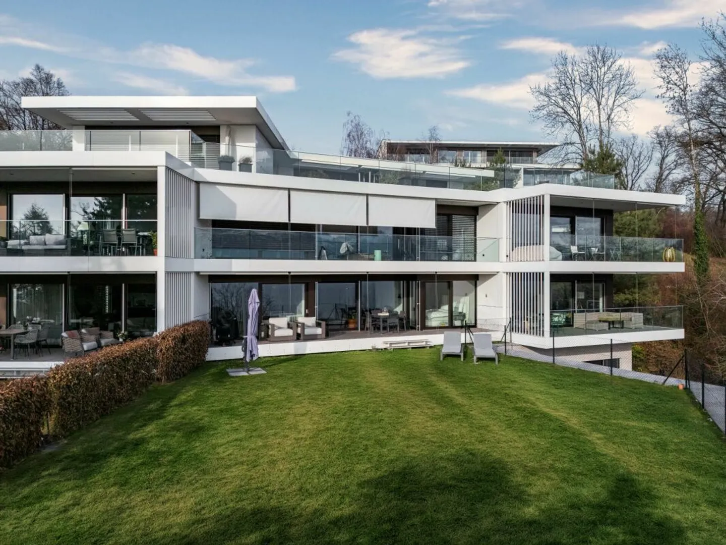 Appartement Élégant avec Vue sur le Lac - Photo 1 sur 13