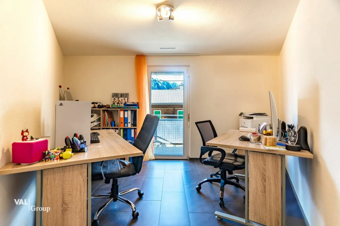 A home for the whole family - flooded with light and spacious - Photo 8 of 13