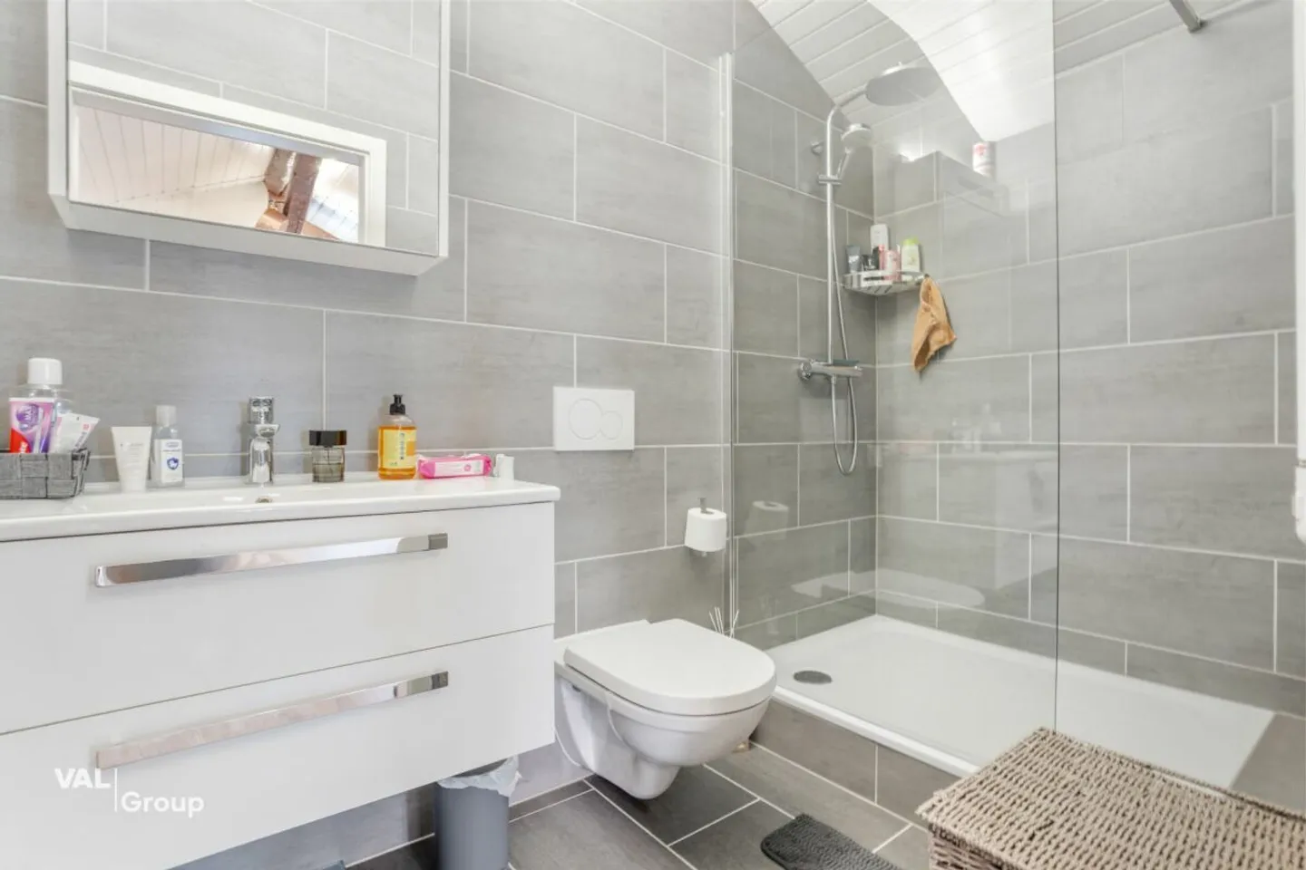 Small building in the heart of the village with a gross yield of 4.5% - Photo 11 of 13