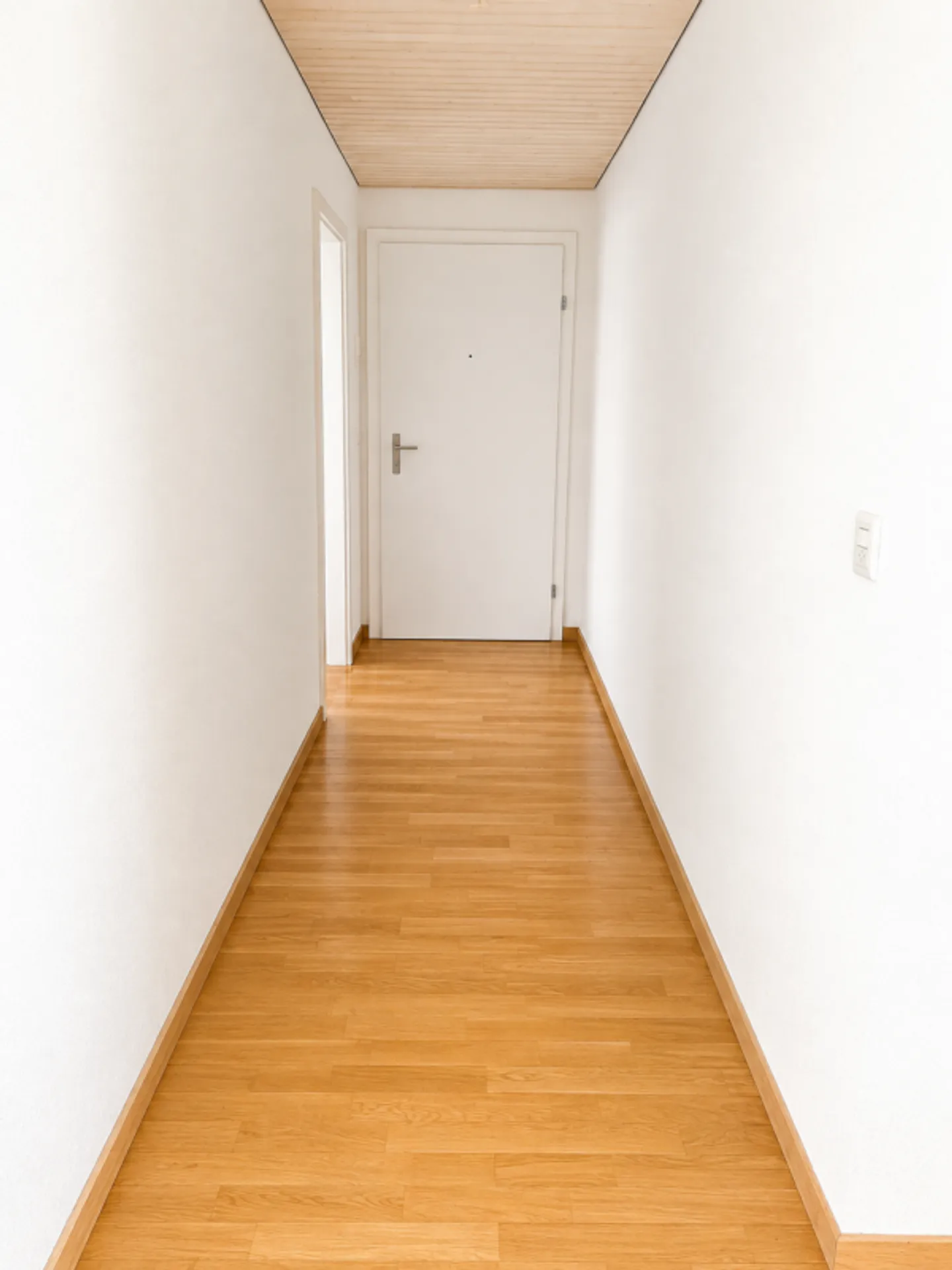 Spacious 4.5 Room Apartment with Large Balcony - Photo 9 of 9
