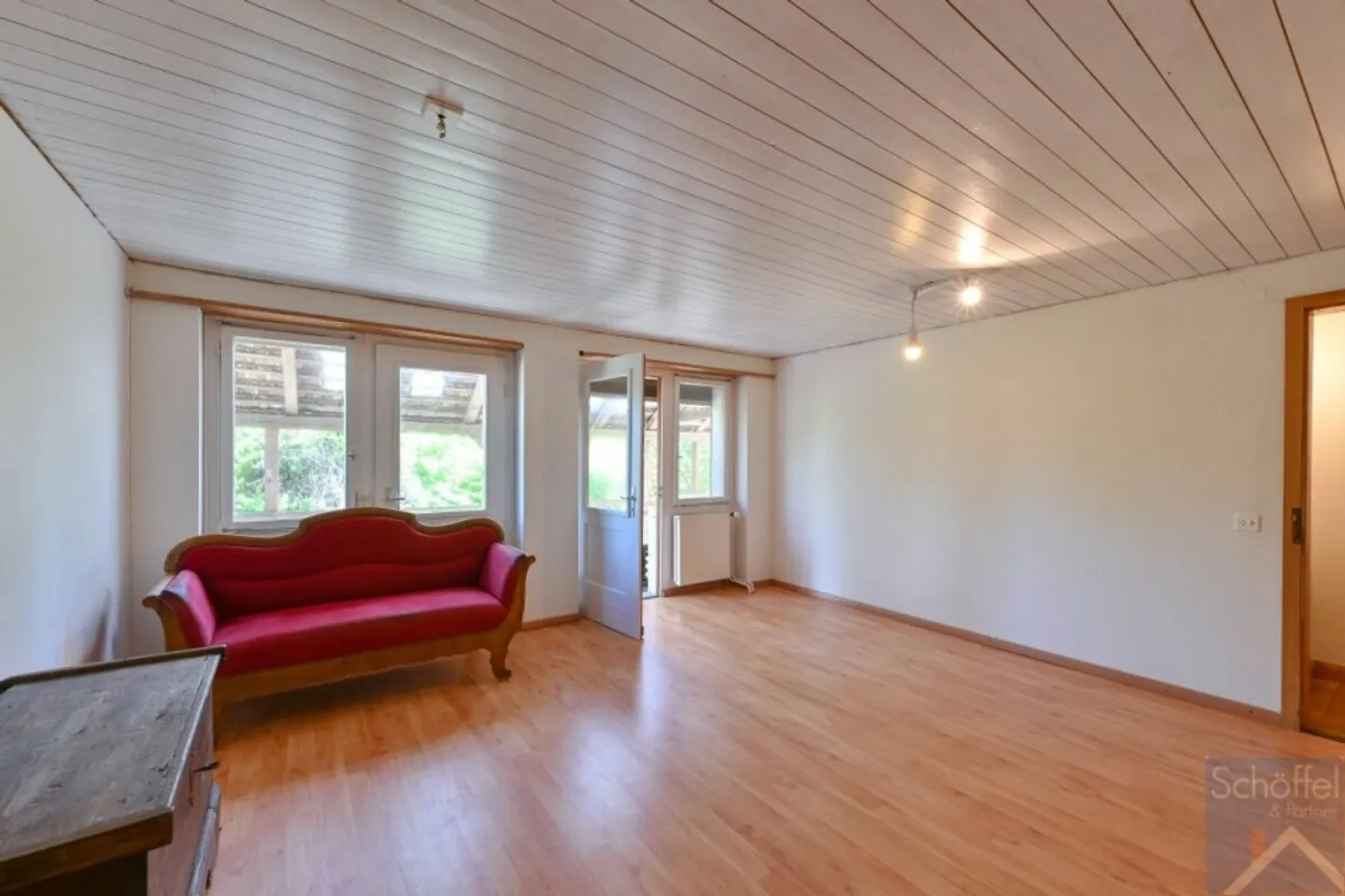 Geräumiges Freistehendes Haus - Foto 4 von 12