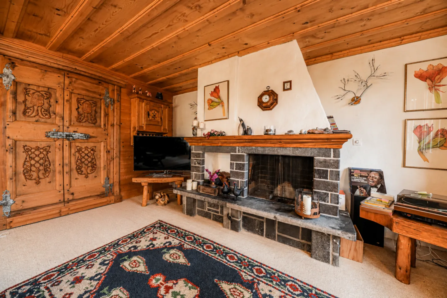 Chalet mit 3 Wohneinheiten, Schwimmbad und Garagen Höhenstrasse 14 - Photo 6 sur 12