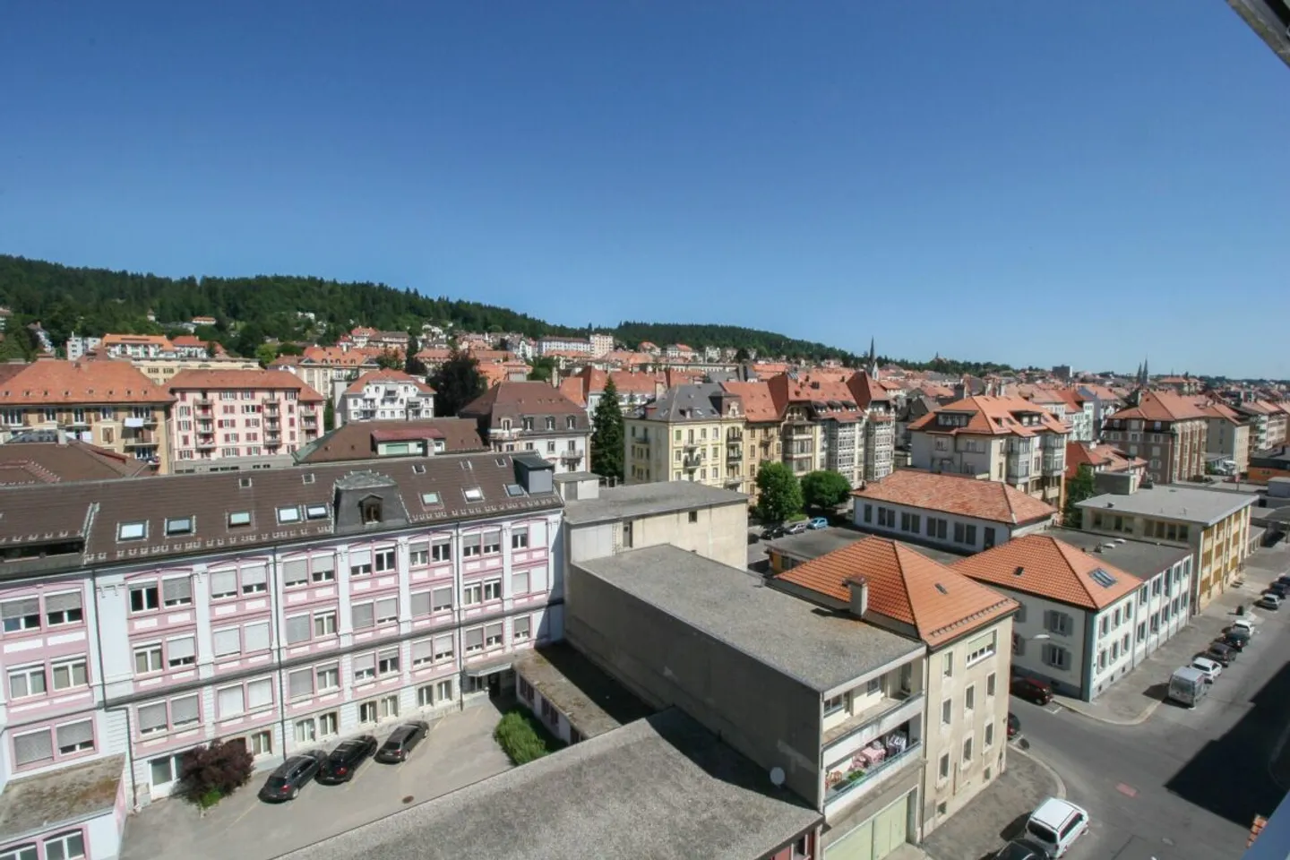 Lumineux et spacieux appartement de 3.5 pièces - Foto 10 von 11