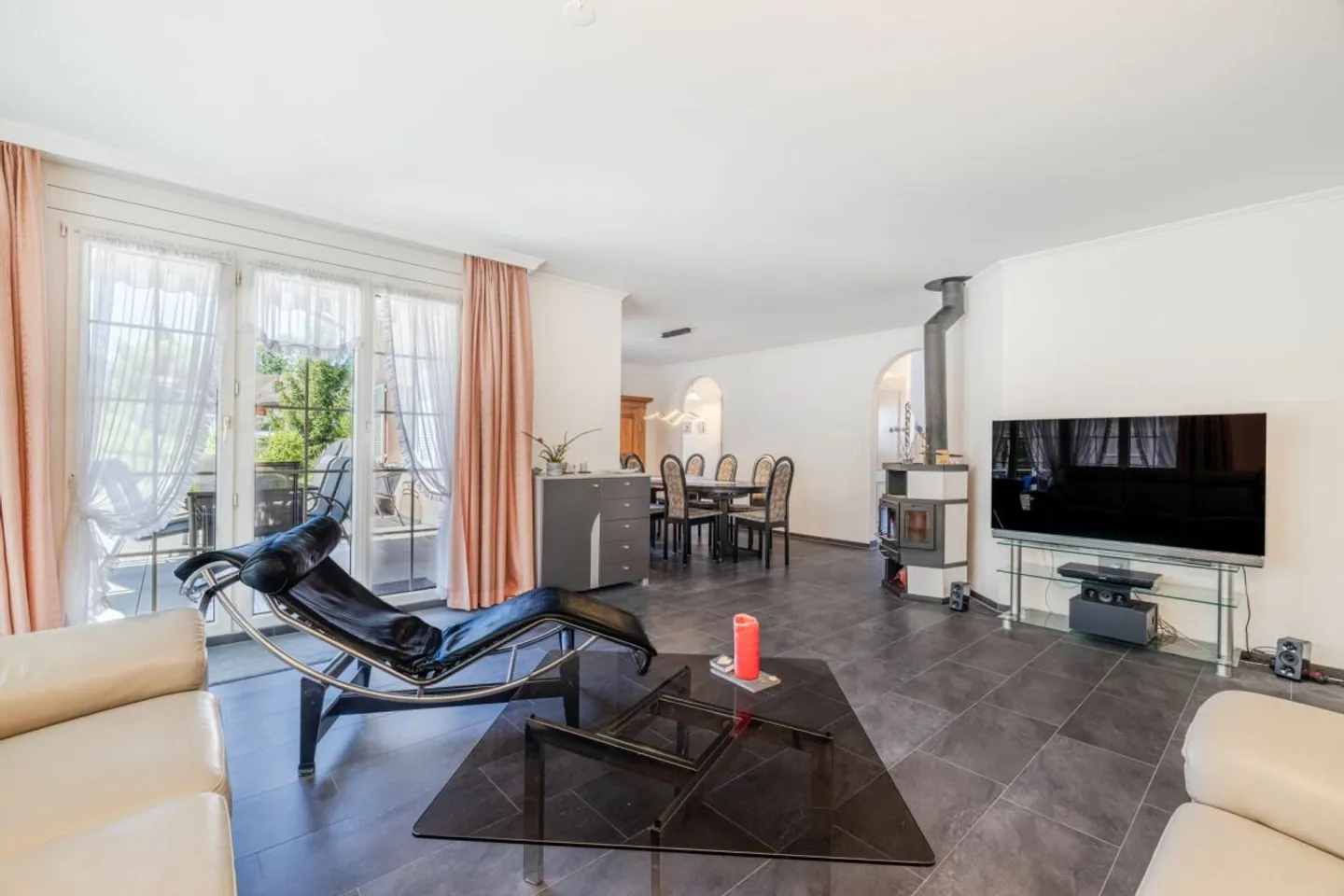 Casa unifamiliare di 5,5 stanze con garage doppio, grande giardino e vasca idromassaggio - Foto 7 di 10