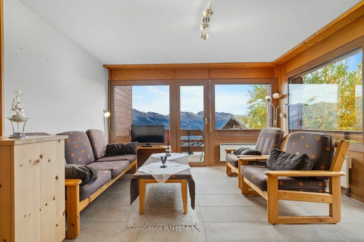 2.5-room apartment close to the ski lifts - Photo 2 of 13