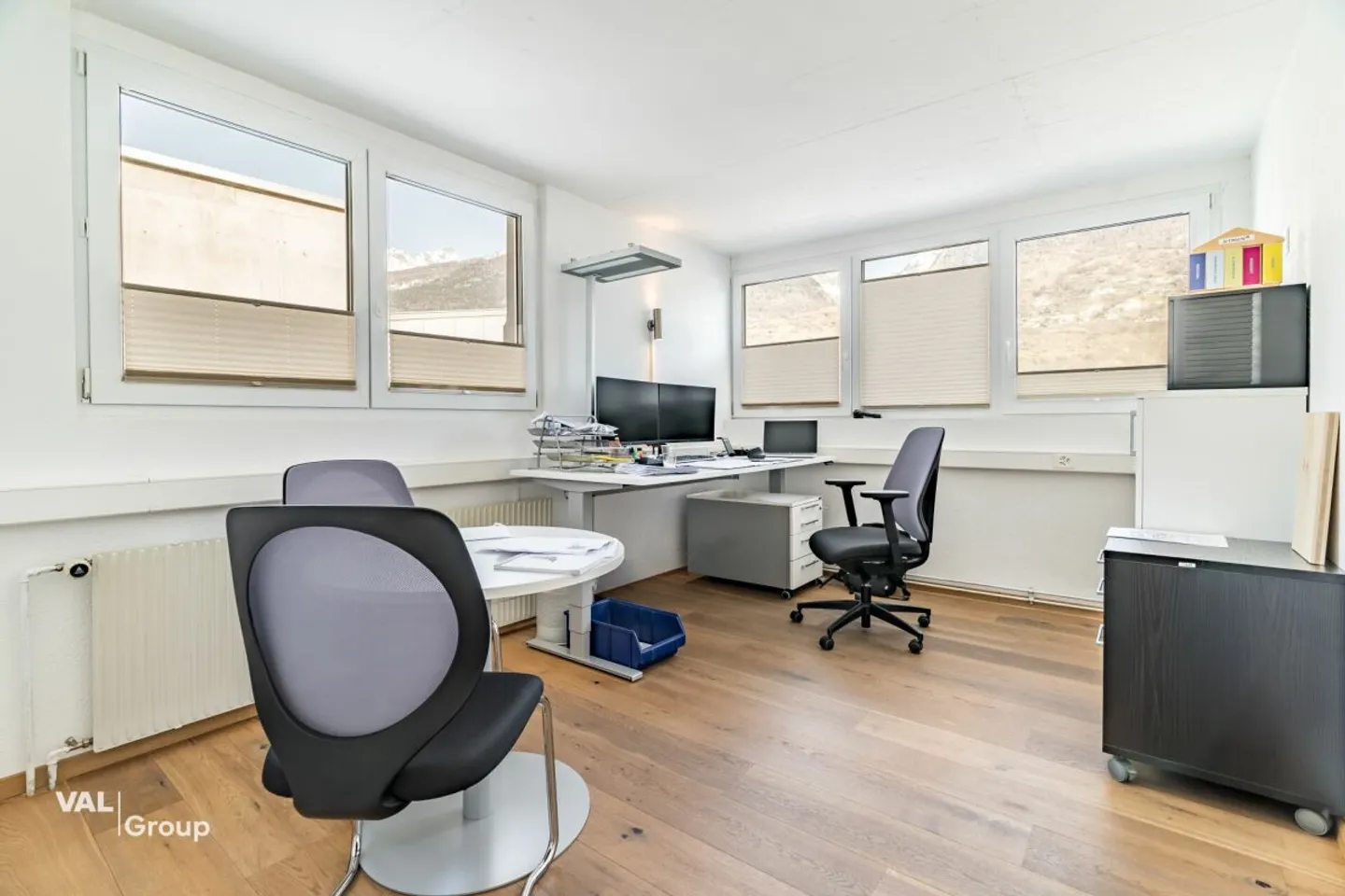 Versatile commercial premises with storage and office - ideal for SMEs or service providers - Photo 8 of 13