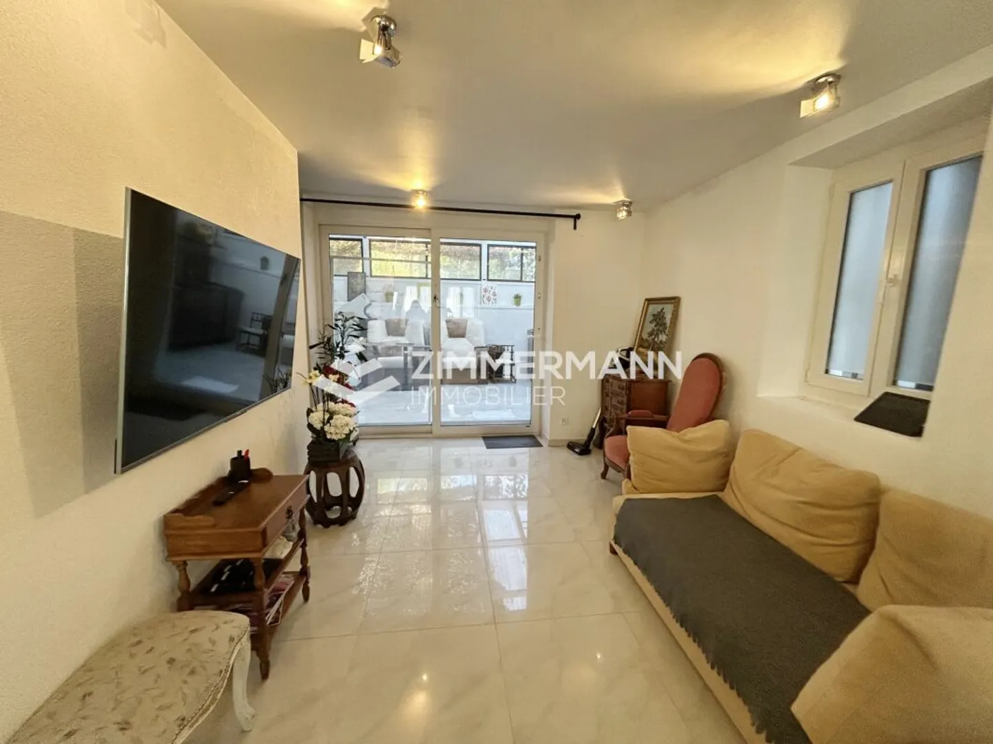 Spacious house with veranda, garden and outbuilding - just minutes from Geneva - Photo 2 of 9