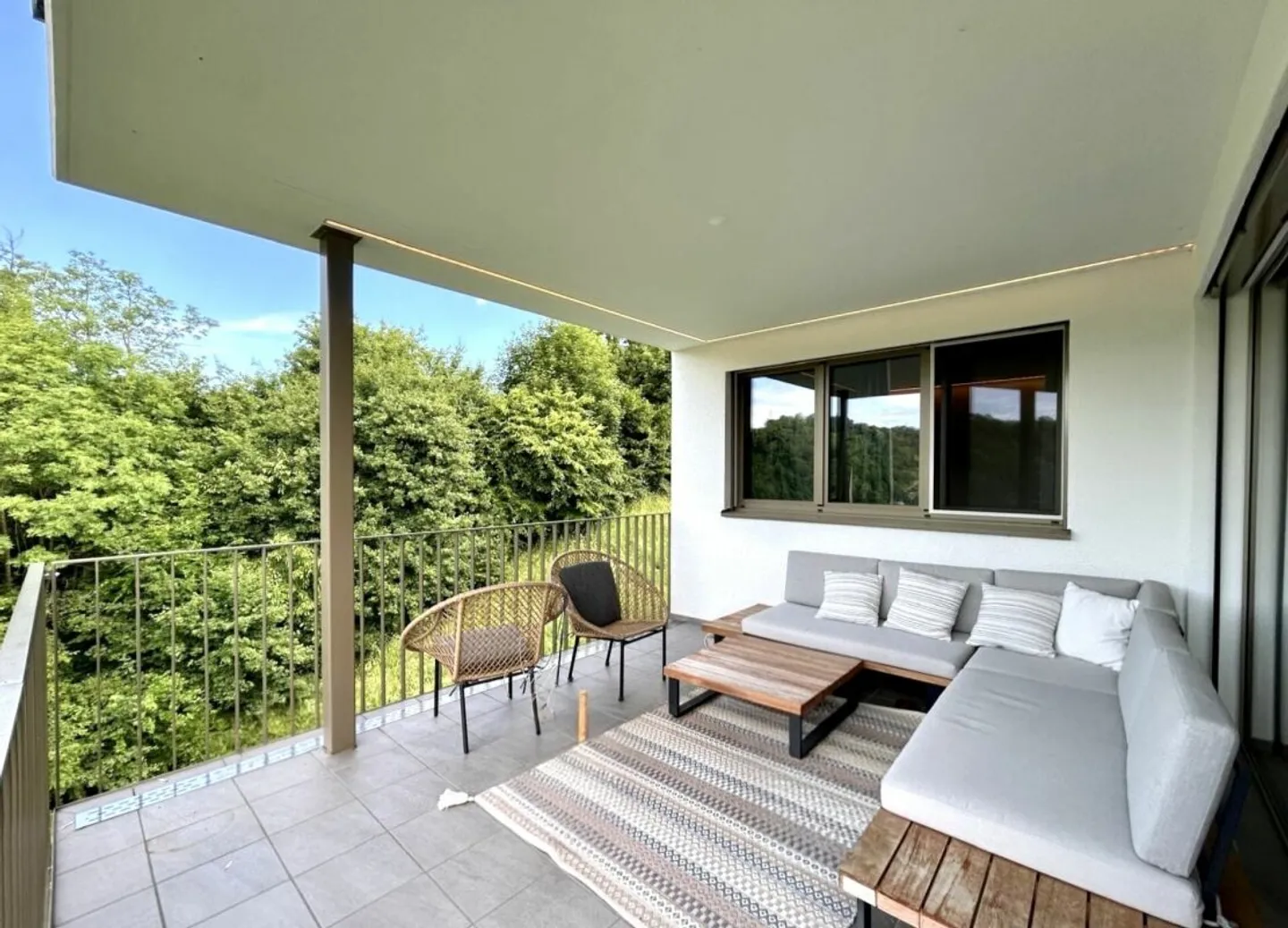 Unique 5.5-room apartment with panoramic views! - Photo 2 of 13