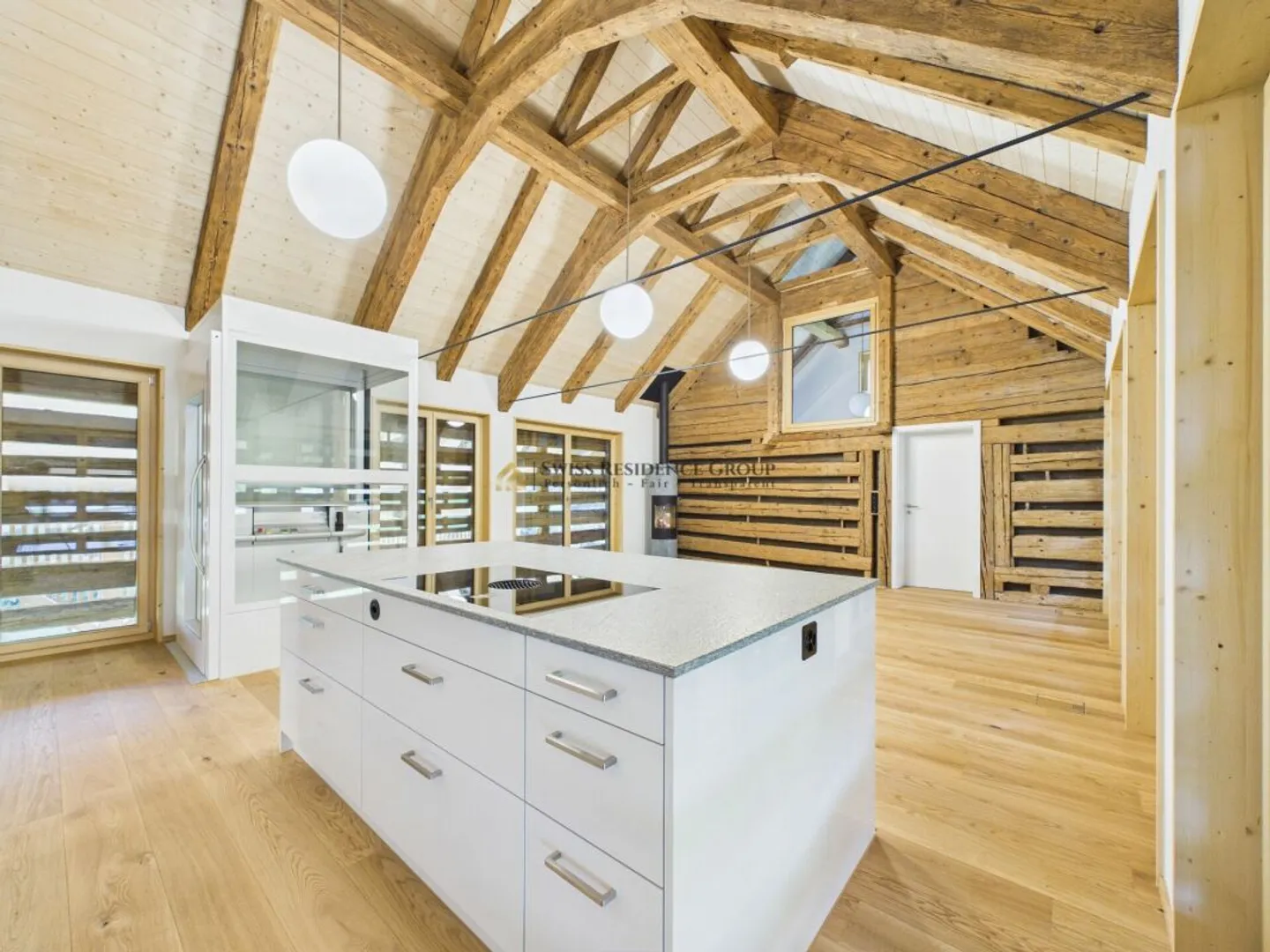 Historical charm meets modern living comfort - Photo 7 of 13