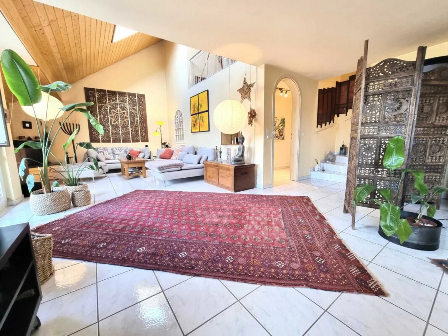 Appartamento su due livelli con tanto spazio per vivere e divertirsi - Foto 6 di 13