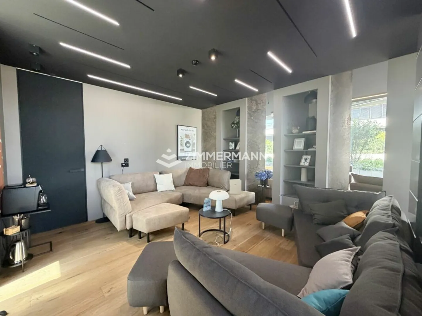 Bright commercial arcade of 170 m² - Meyrin - Photo 4 of 5