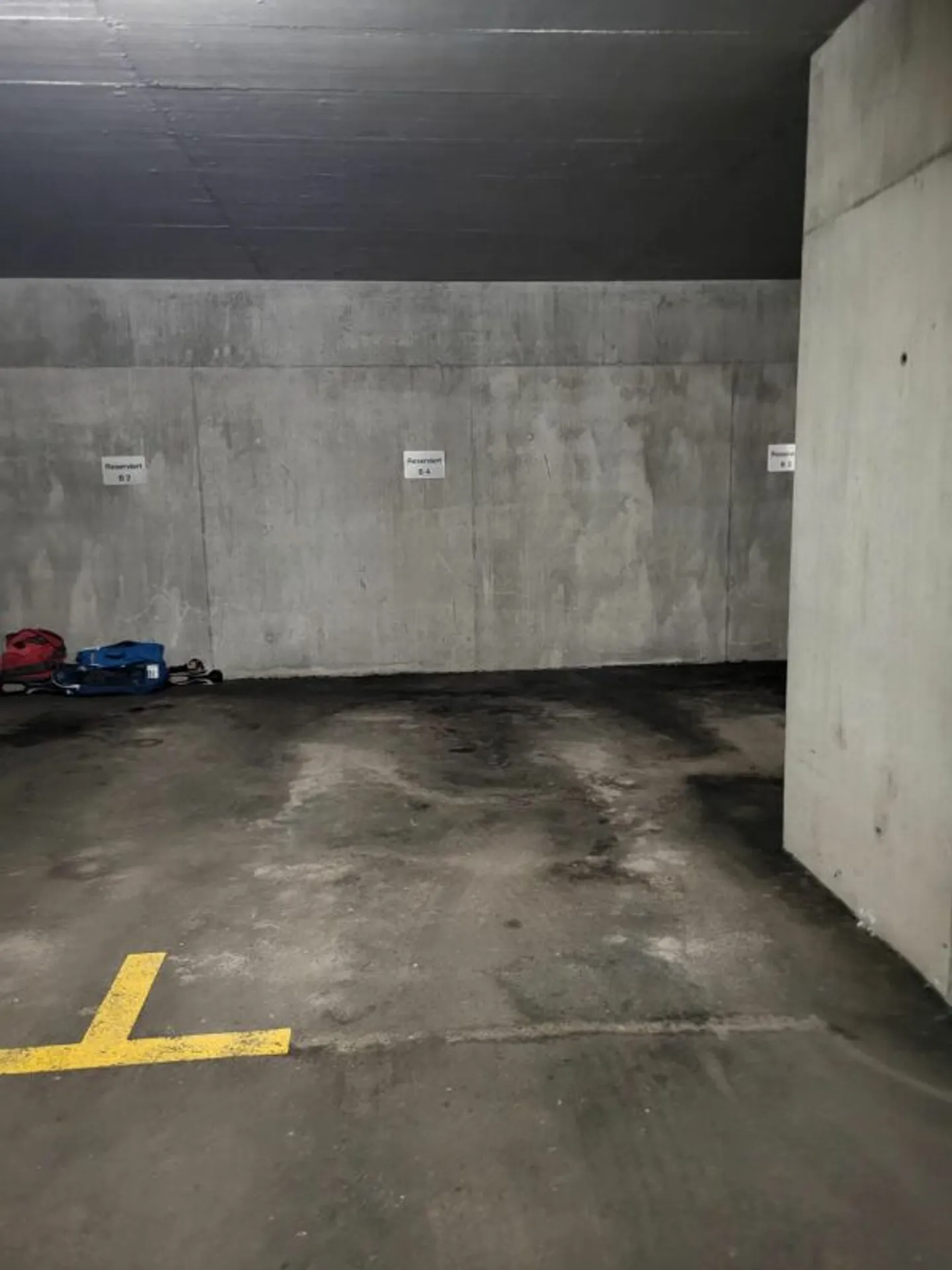 Ski-in/Ski-out: Modern apartment with stunning mountain views - Photo 12 of 13