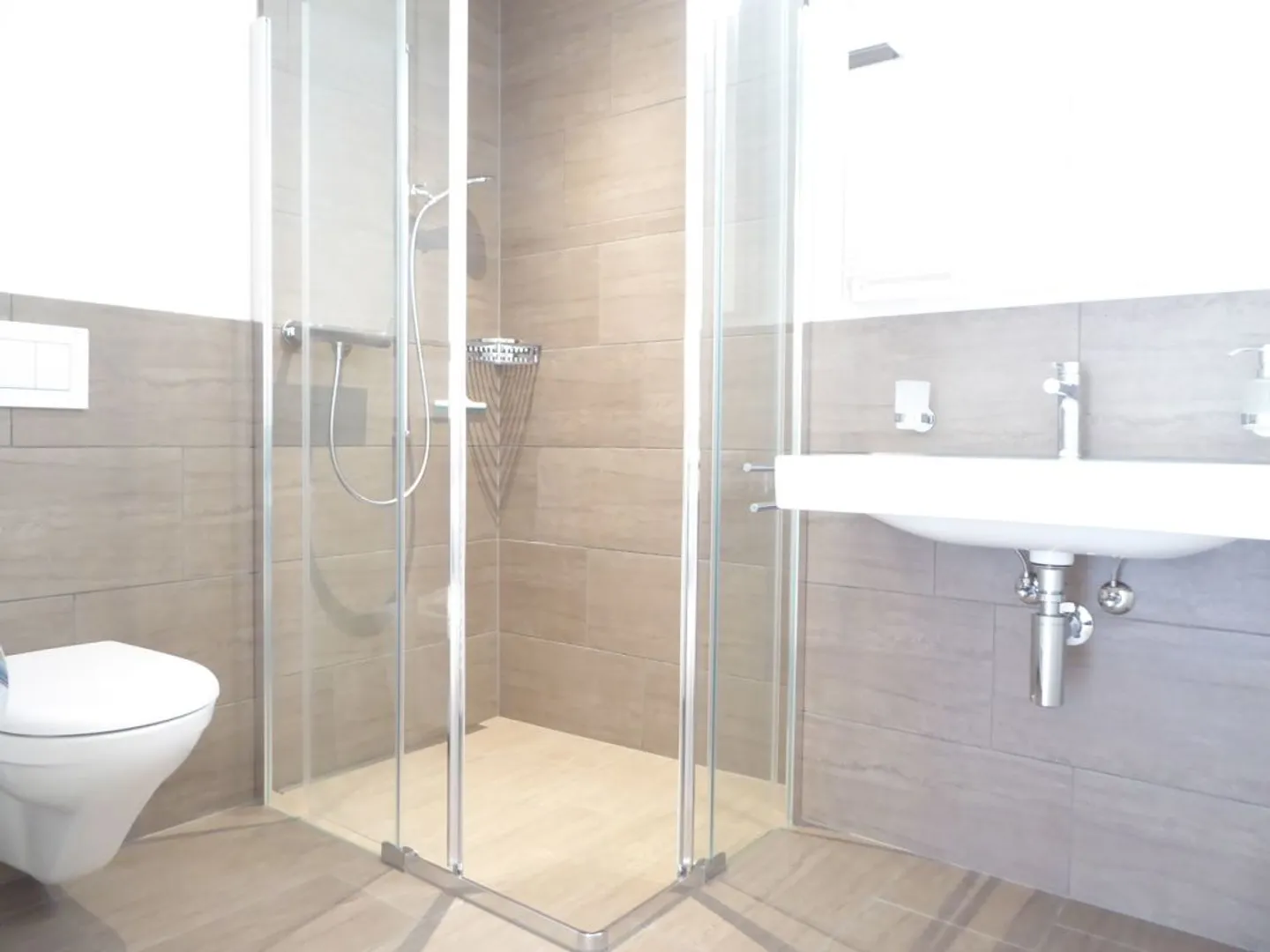 neuwertige 2.5-Zimmer-Wohnung in Walenstadt - Photo 7 of 12