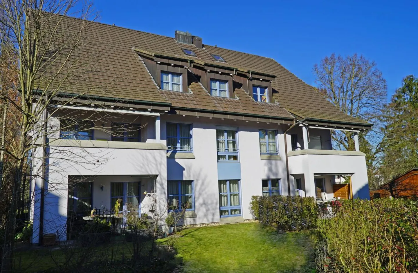3.5-Zimmer-Gartenwohnung mit viel Privatsphäre - Photo 1 sur 8