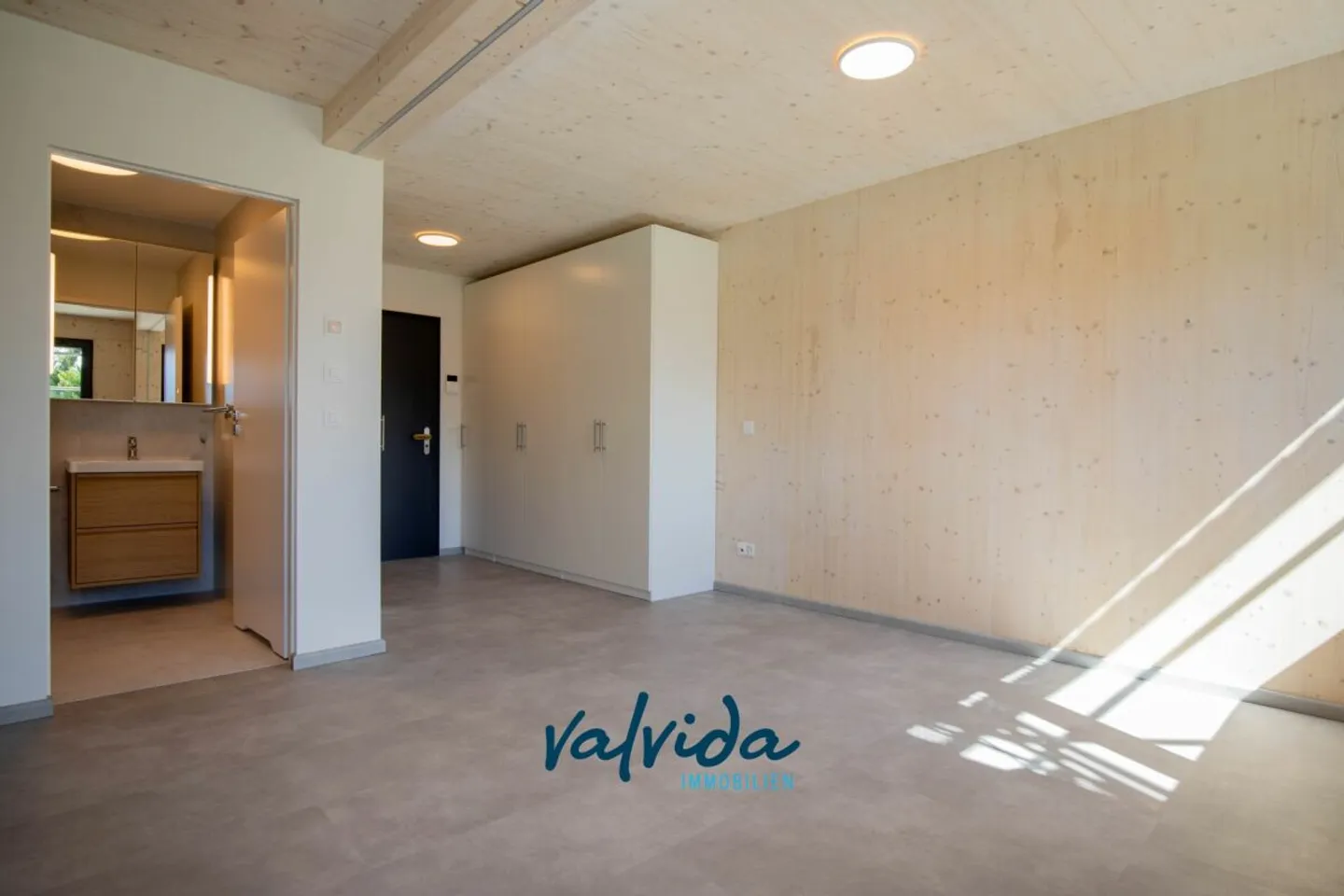 Moderne 1.5-Zimmerwohnung in Gampel zu vermieten - Foto 6 di 8