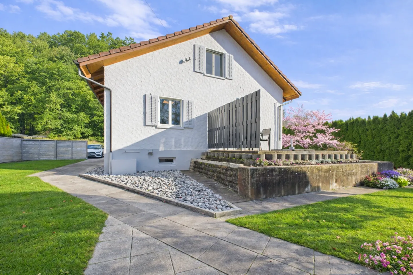 Charming Family Home by the Forest - Photo 12 of 13