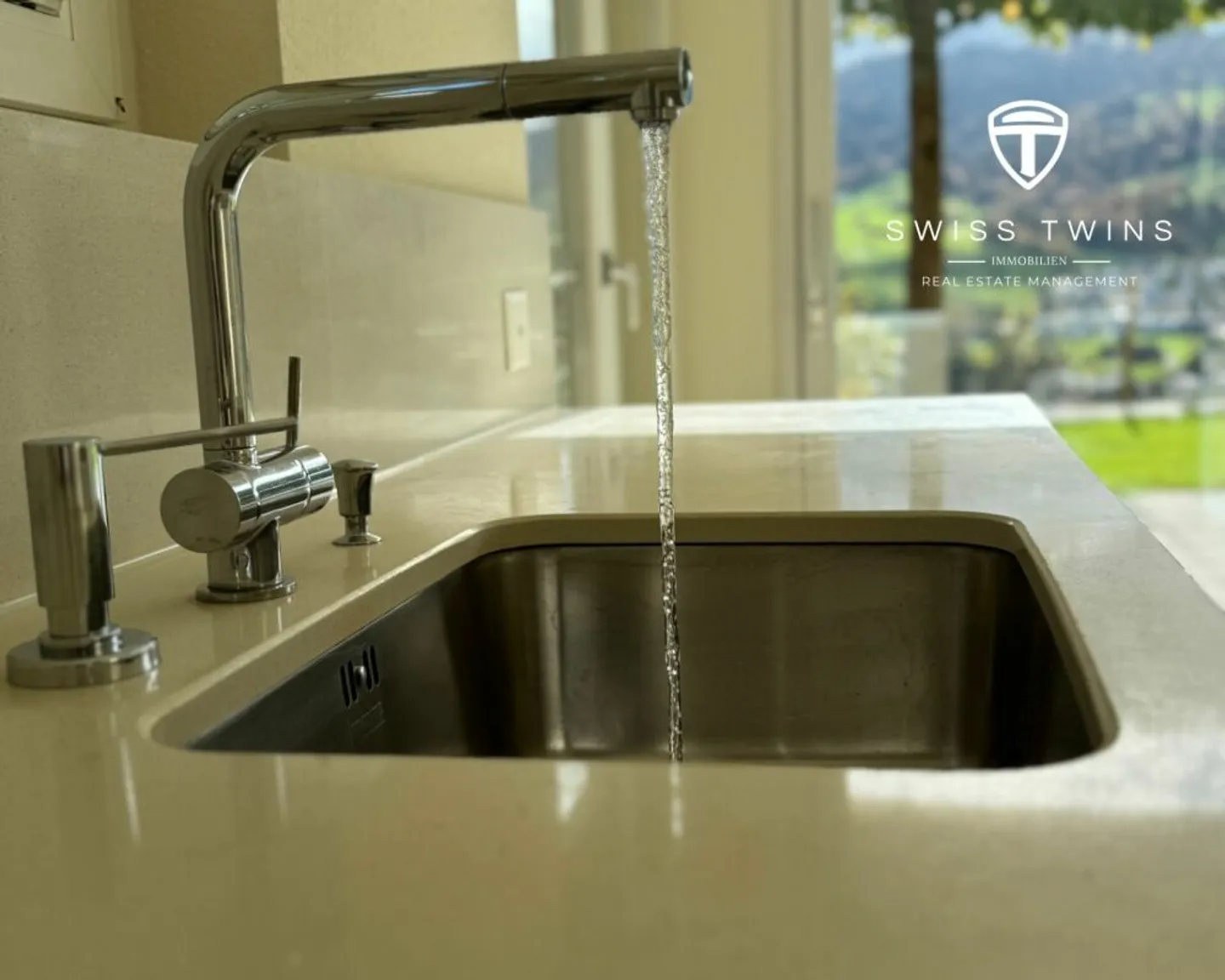 Esperienza abitativa generosa e moderna con vista da sogno su Sonnenberg - Foto 8 di 13