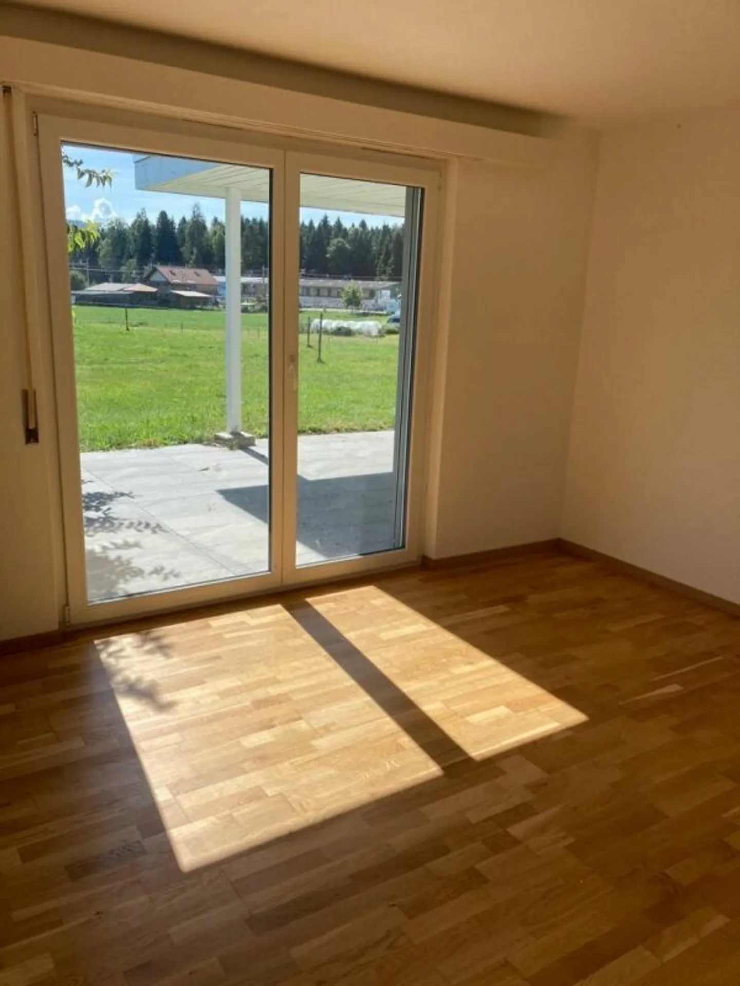 Casa unifamiliare moderna ristrutturata con vista mozzafiato - Foto 5 di 7