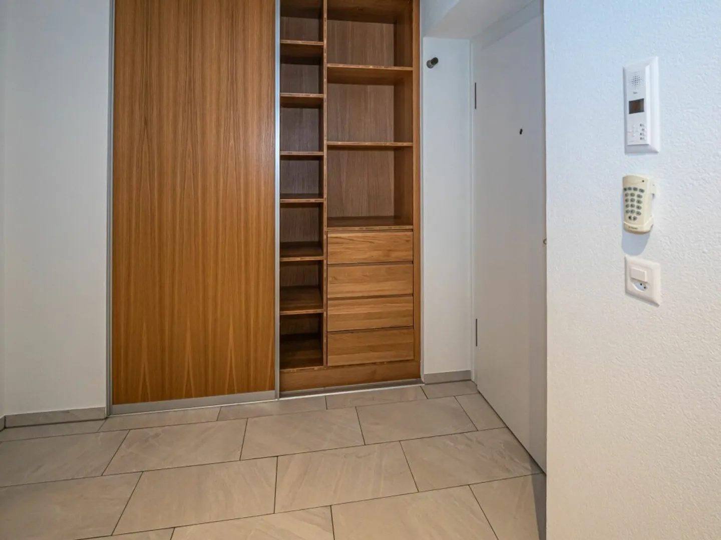 Spacious Living in a Central Location with Elevator - Photo 7 of 8