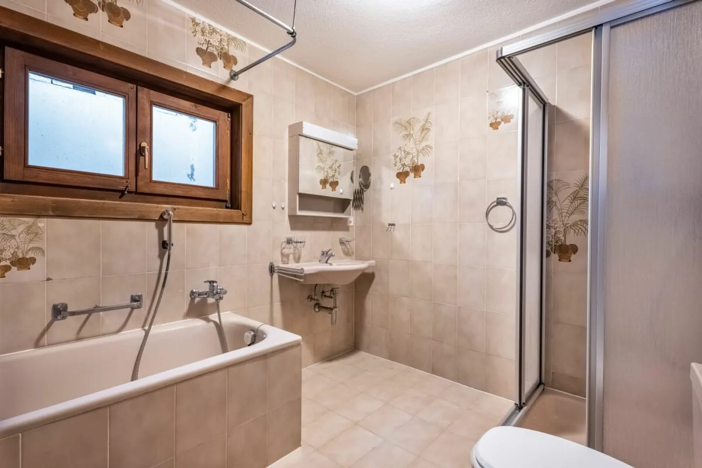 Appartement exclusif de 4,5 pièces dans un emplacement privilégié et calme à La Punt Chamues-ch - Photo 12 sur 13