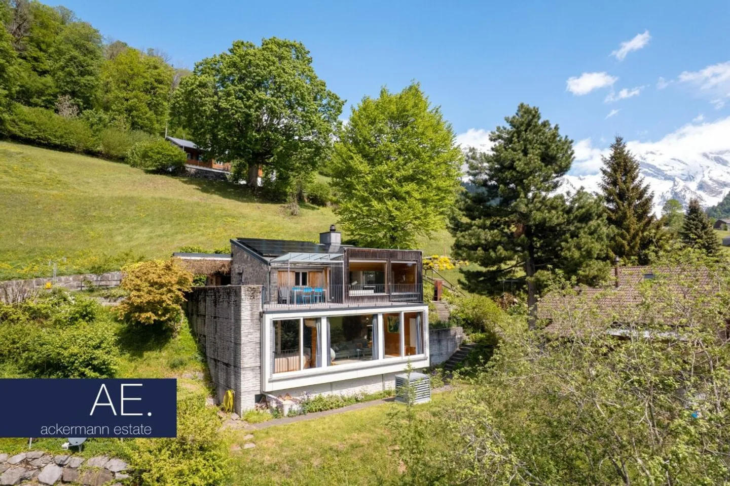 Alpine Eleganz - Zwischen Tradition und Moderne - Foto 1 von 12