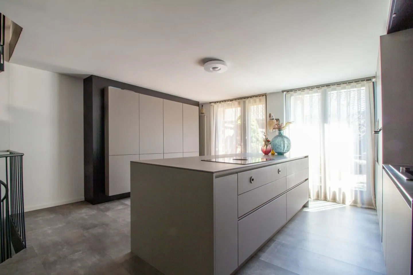Renovated and family-friendly 5.5 room terraced single-family house - Photo 3 of 13