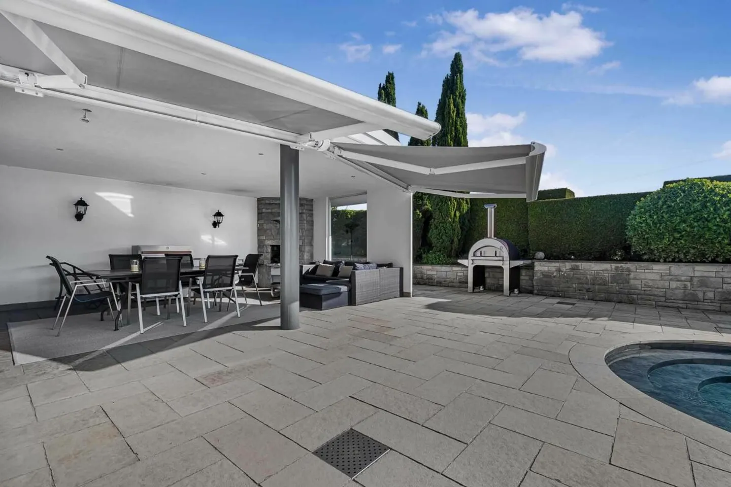 Villa di campagna esclusiva con giardino spazioso in una posizione soleggiata direttamente adiacente alla zona agricola - Foto 12 di 13