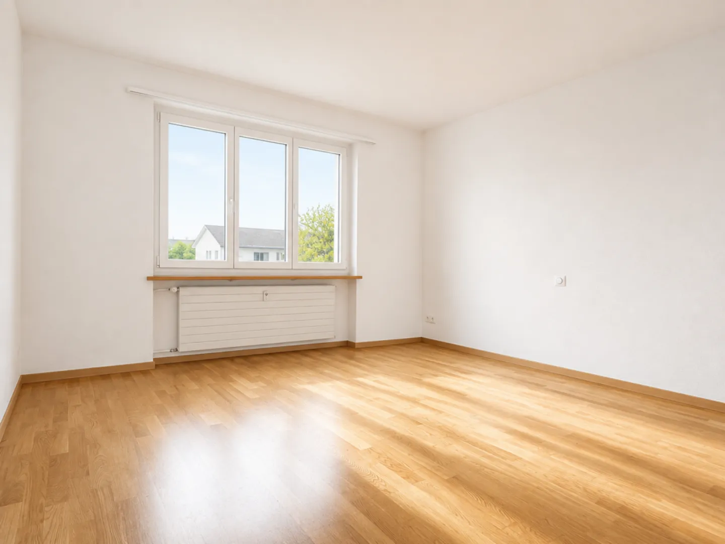 Spacious 4.5 Room Apartment with Large Balcony - Photo 7 of 9