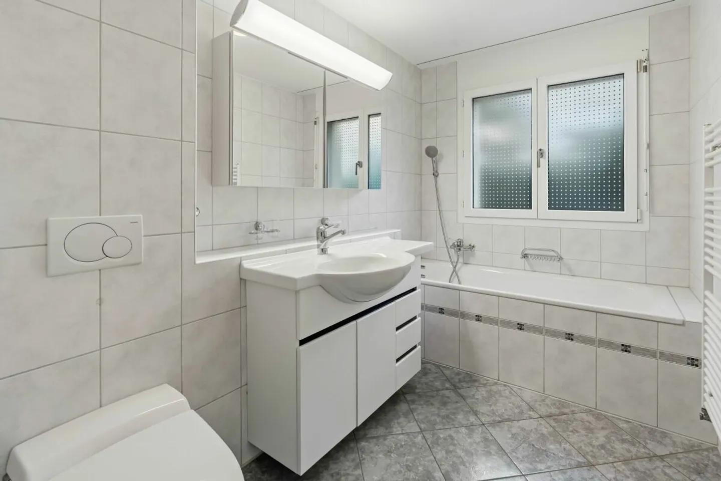 Beautiful 4.5 Room Garden Apartment with Winter Garden - Photo 12 of 13
