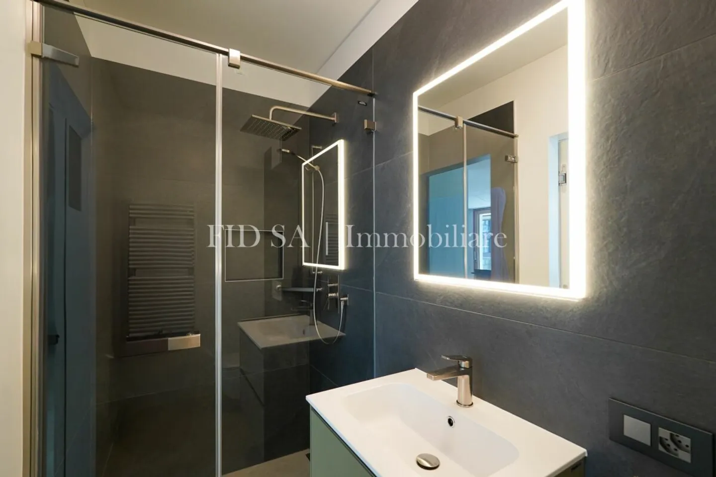 MINUSIO - Newly built apartment with generous spaces and modern architecture - Photo 9 of 10