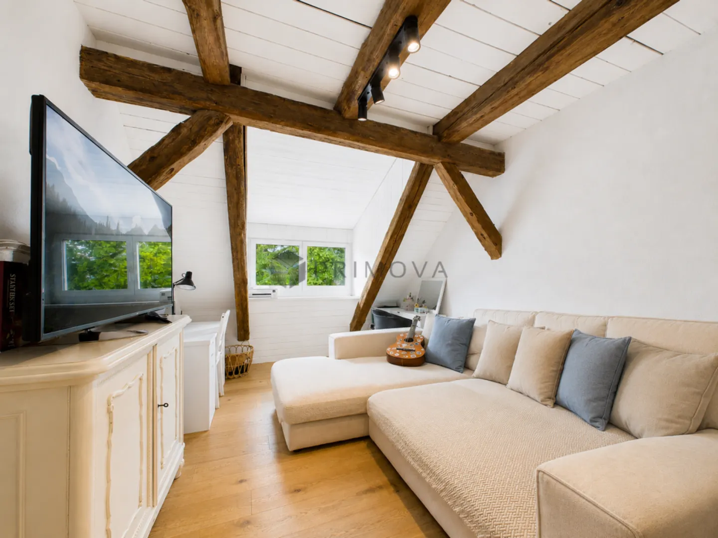 Charming multi-family house with commercial unit in a central location in Wilchingen - Photo 6 of 13