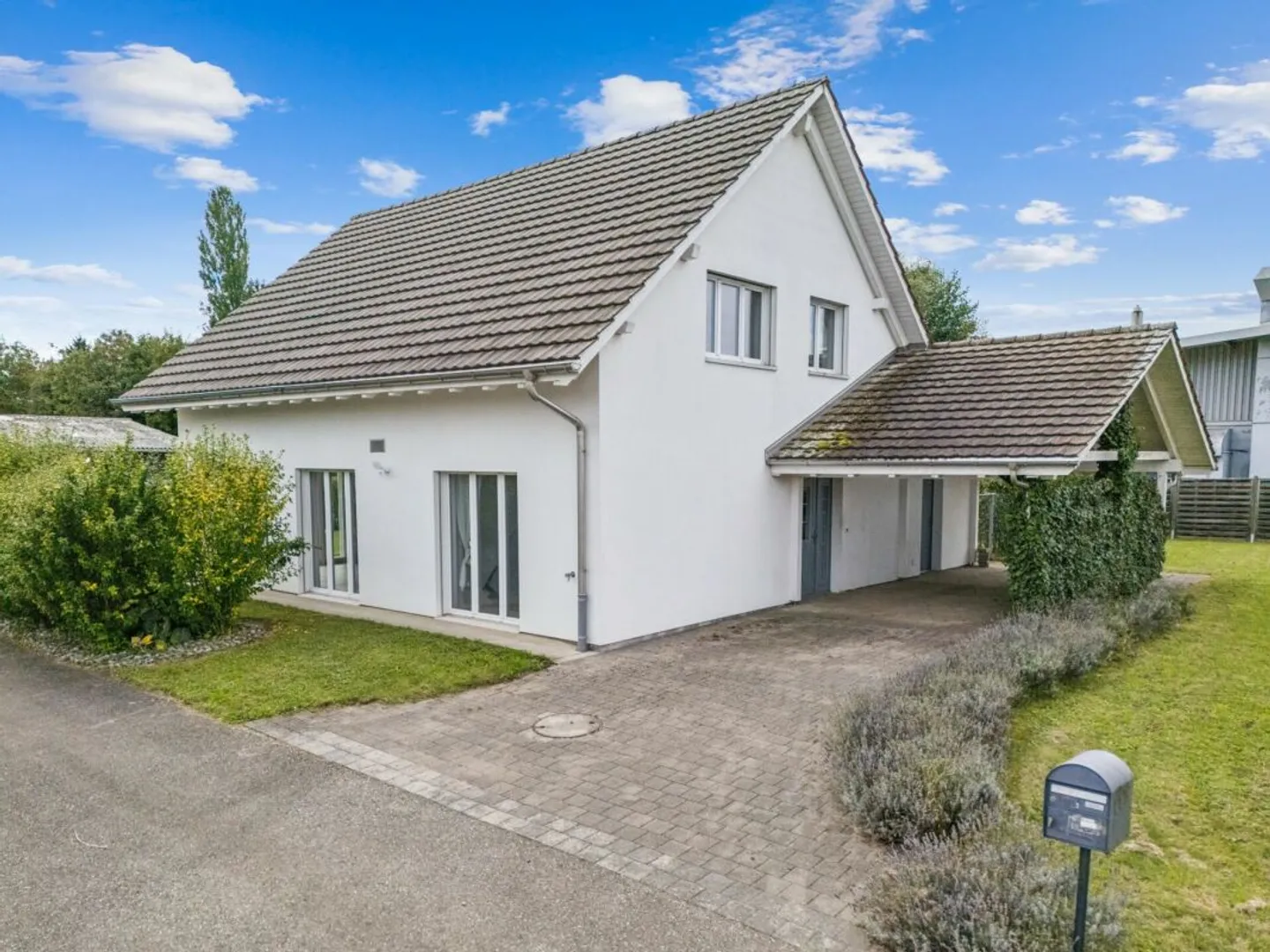 COMPACT EQUESTRIAN PROPERTY WITH RESIDENTIAL HOUSE, STABLE AND RIDING HALL IN BASADINGEN TG - Photo 1 of 1