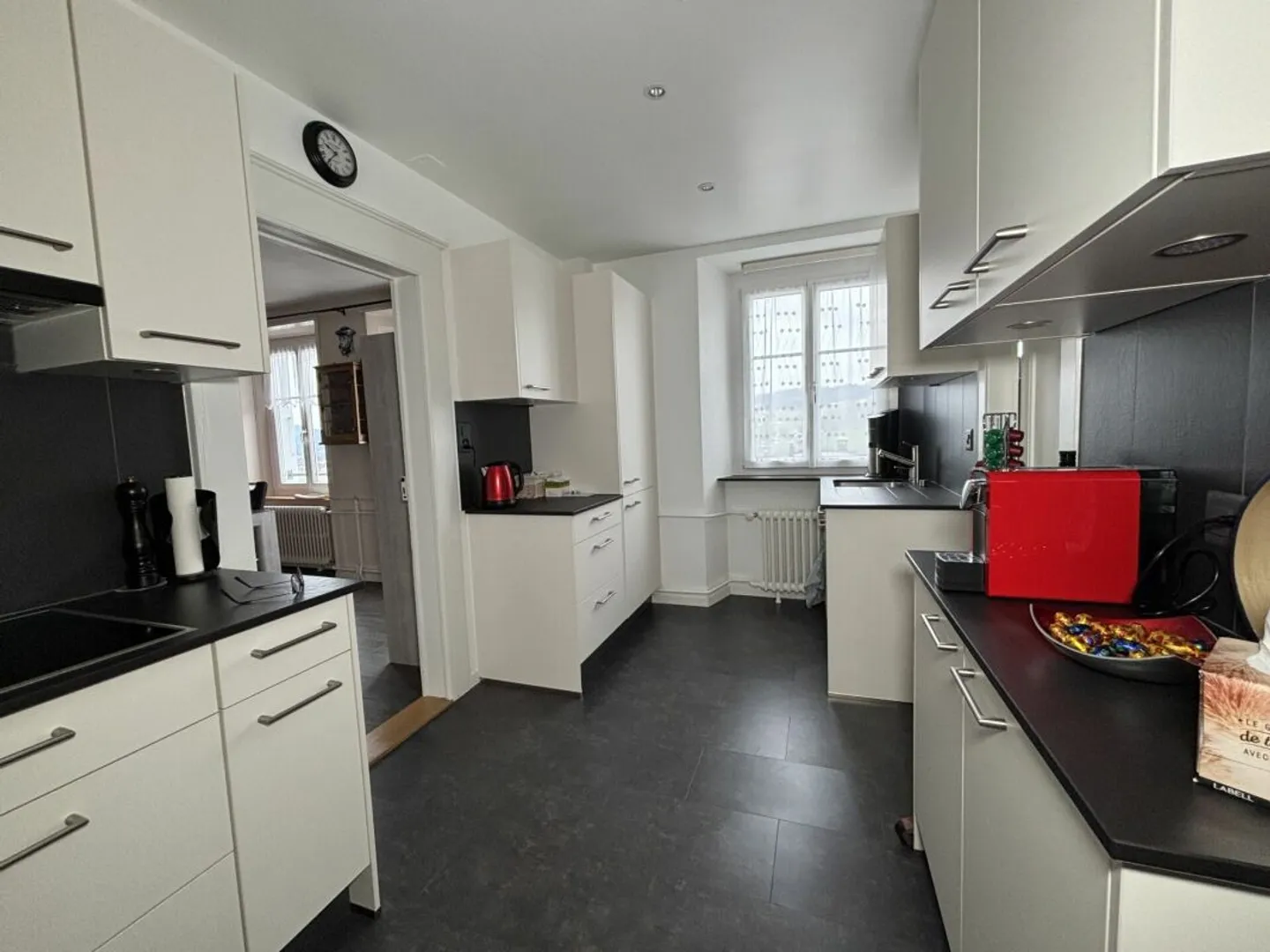 Beautiful family building with terrace and garden - Photo 6 of 13