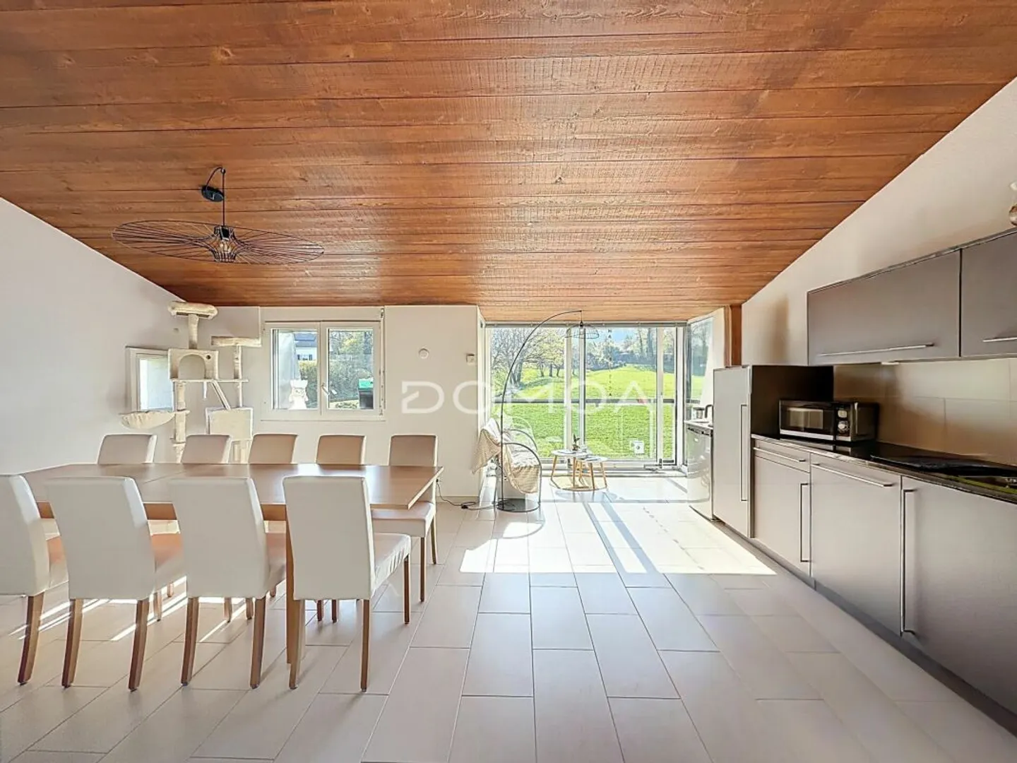 Charming 3.5-room apartment - Calm, brightness, and unobstructed view in Attalens - Photo 1 of 8