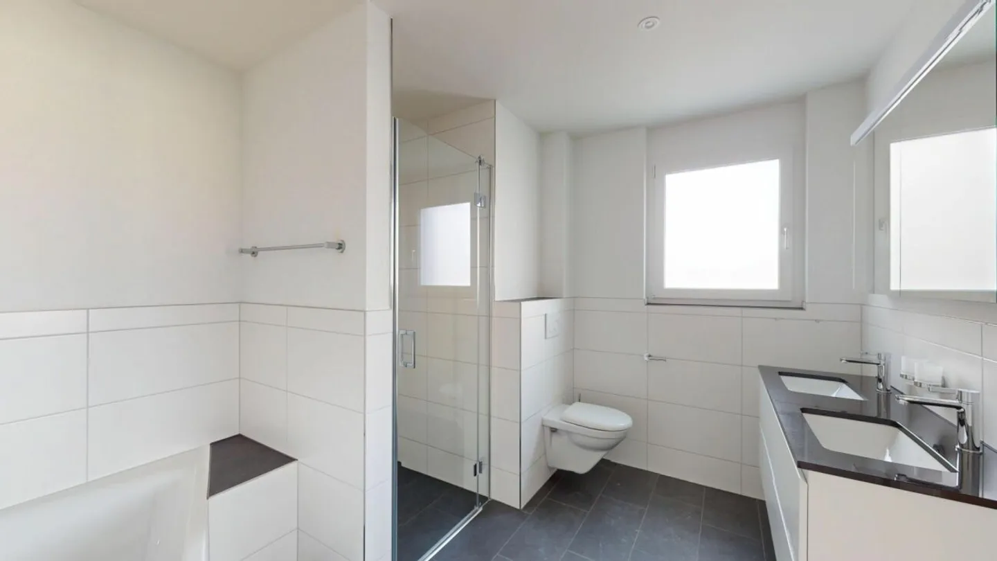 Appartamento moderno di 4,5 stanze con terrazza di 21 m² - Foto 8 di 12