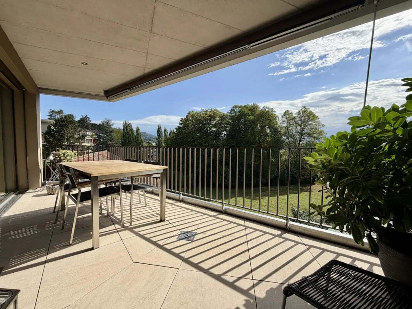 Vivere in modo elegante e moderno - vicino alla natura a Rüti ZH - Foto 8 di 9