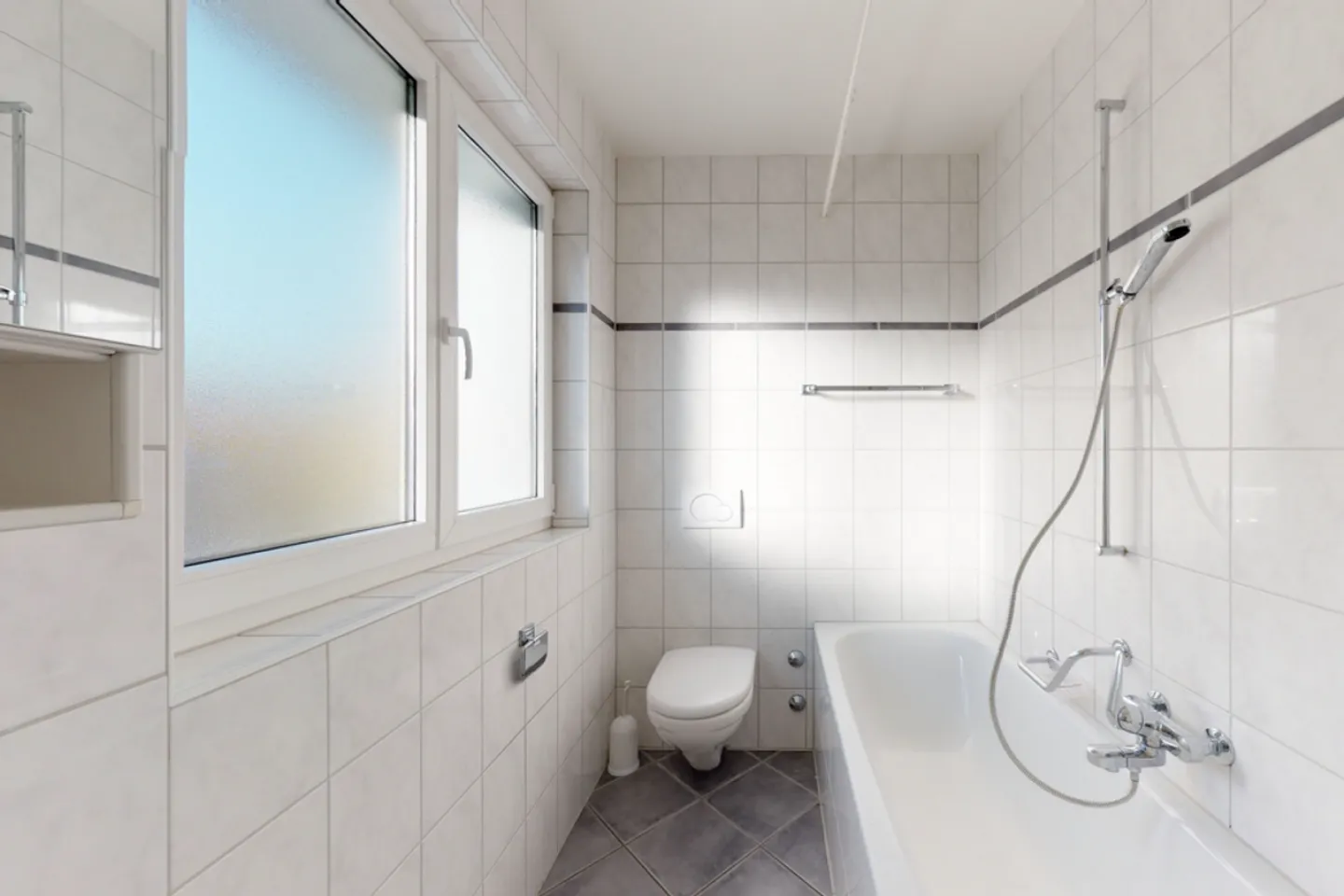 Cozy Apartment at Kronenplatz - Photo 6 of 9