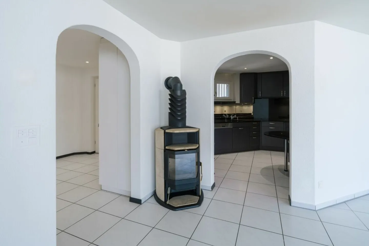 Attractive condominium with balcony and panoramic view into the greenery - Photo 4 of 9