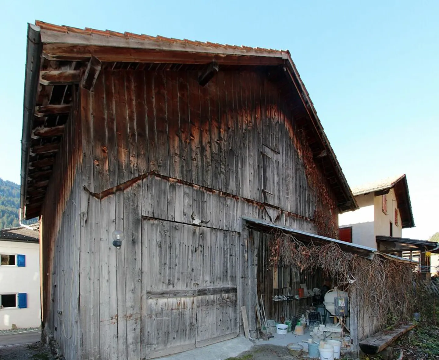 Casa multifamiliare storica con grande fienile a Tinizong - Foto 12 di 13